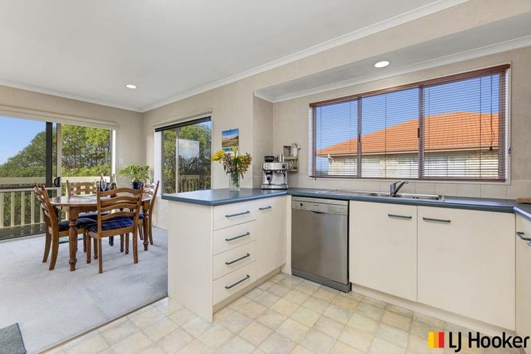 Photo of property in 14 Sandwick Drive, Weymouth, Auckland, 2103