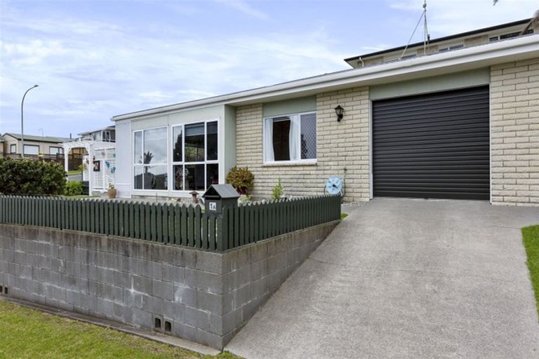Photo of property in 1a Walmer Grove, Bell Block, New Plymouth, 4312