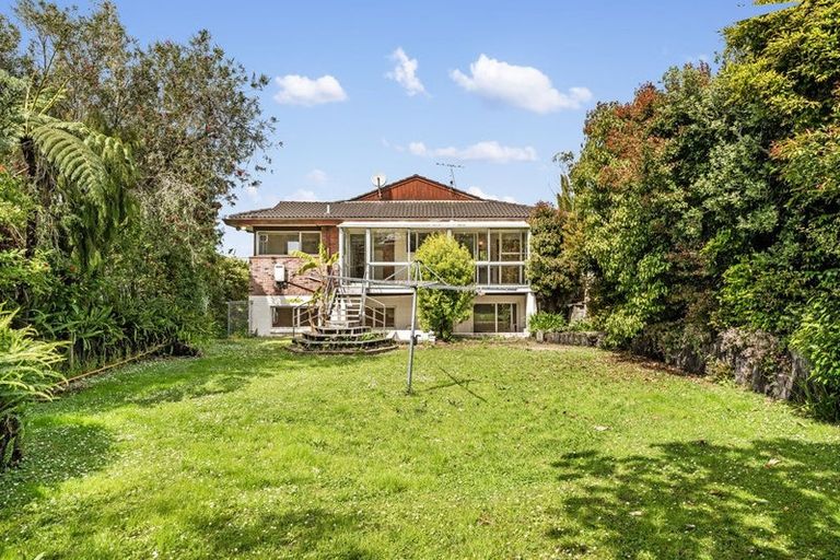 Photo of property in 40 Montgomery Avenue, Rothesay Bay, Auckland, 0630