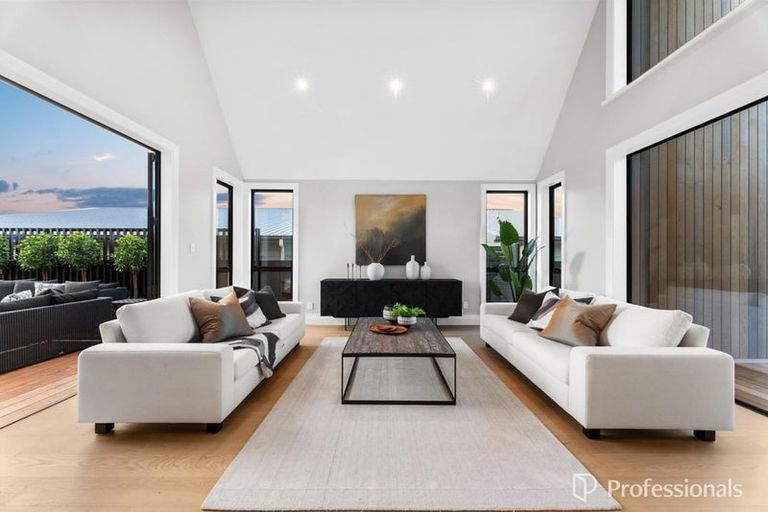 Photo of property in 5 Kotuitui Drive, Wainui, 0992