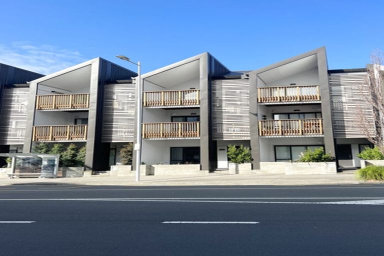 Photo of property in 217 Hobsonville Point Road, Hobsonville, Auckland, 0616