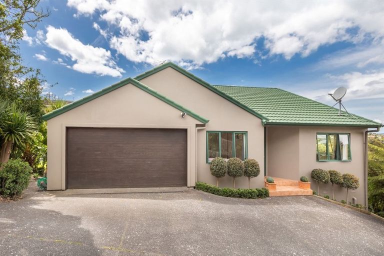 Photo of property in 2/60 Arran Road, Browns Bay, Auckland, 0630