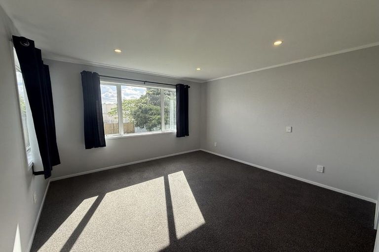 Photo of property in 1/324 Swanson Road, Henderson, Auckland, 0610