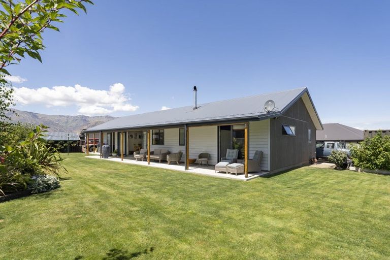 Photo of property in 11 Teal Place, Lake Hawea, Wanaka, 9382