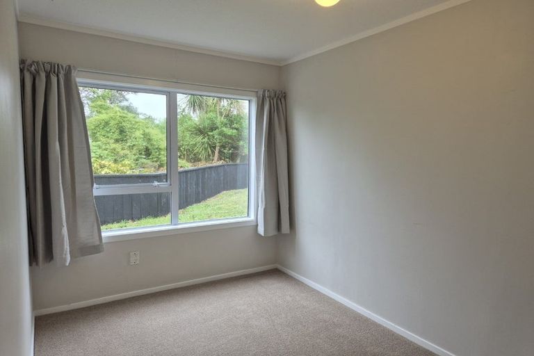 Photo of property in 22 Dominica Crescent, Grenada Village, Wellington, 6037