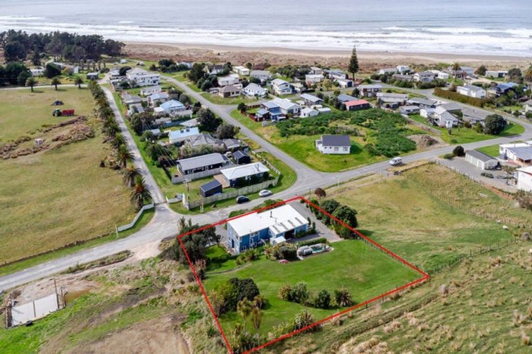 Photo of property in 6 Beach Road, Porangahau, 4293