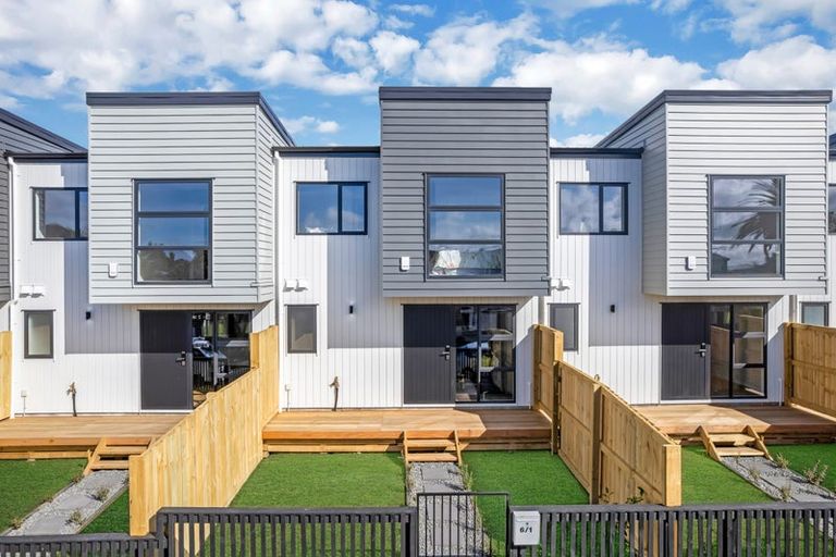 Photo of property in 7/1 Benita Place, Sunnyvale, Auckland, 0612