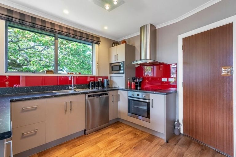 Photo of property in 18 Bullar Street, Grasmere, Invercargill, 9810