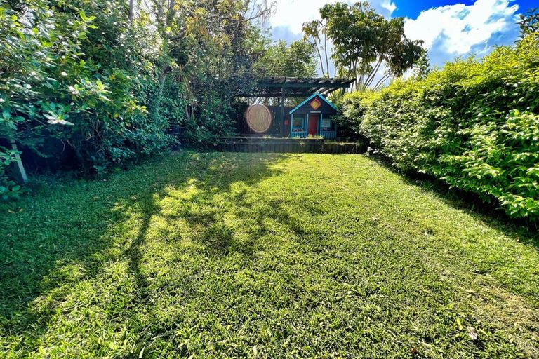 Photo of property in 20 Longbill Place, Glendene, Auckland, 0602