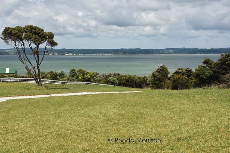 Photo of property in 14 Te Wairoa Lane, Tinopai, 0593