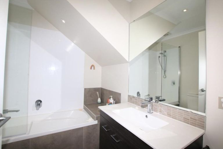 Photo of property in 184 Hobsonville Point Road, Hobsonville, Auckland, 0616