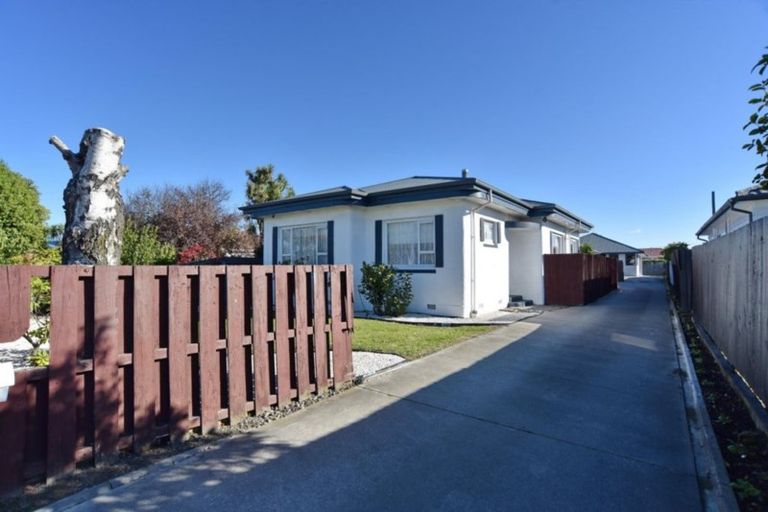 Photo of property in 213 Main North Road, Redwood, Christchurch, 8051