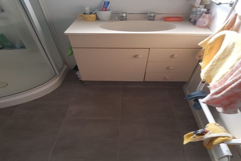 Photo of property in 2/175 Birkenhead Avenue, Birkenhead, Auckland, 0626