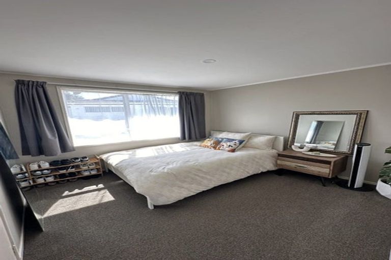 Photo of property in 124 Shifnal Drive, Randwick Park, Auckland, 2105