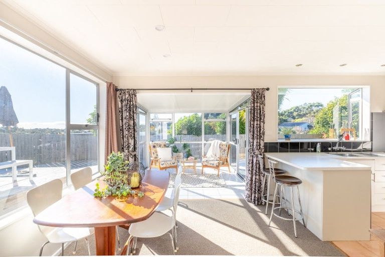 Photo of property in 39 Poplar Avenue, Raumati South, Paraparaumu, 5032