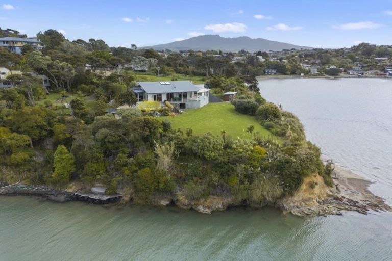 Photo of property in 106j Greenslade Road, Raglan, 3295