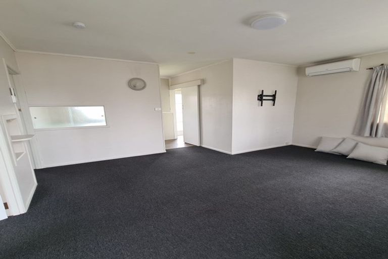 Photo of property in 2/7 Chapel Street, Papakura, 2110