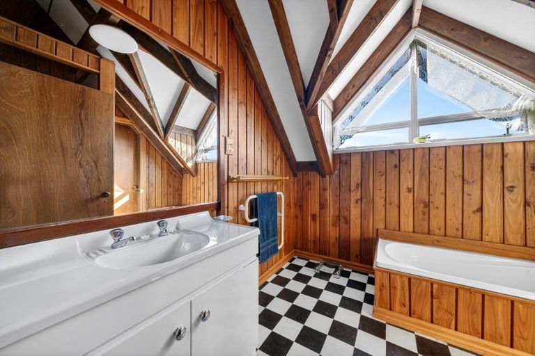 Photo of property in 1 Hornsby Street, Carterton, 5713