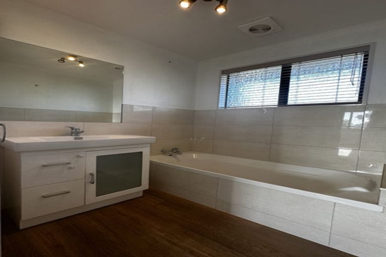 Photo of property in 2/33 Golf Road, Mount Maunganui, 3116