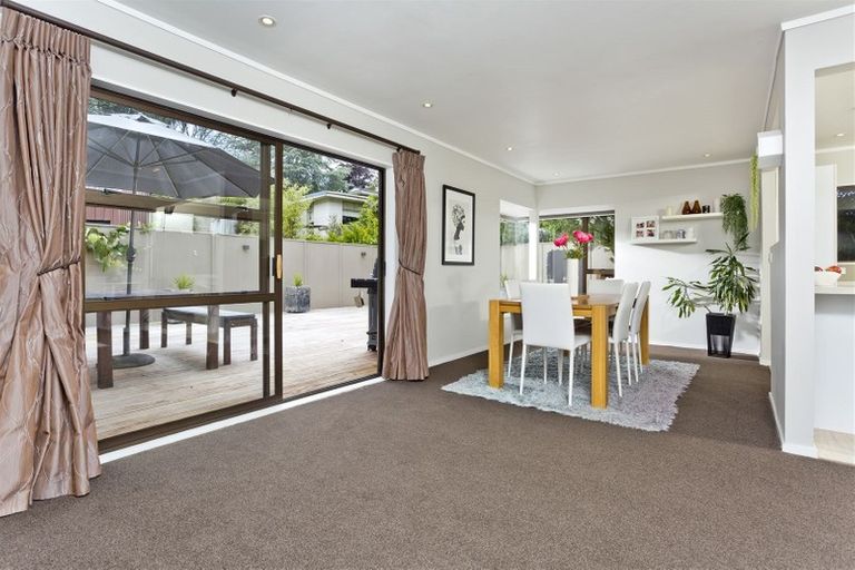 Photo of property in 3/82 Parr Terrace, Castor Bay, Auckland, 0620