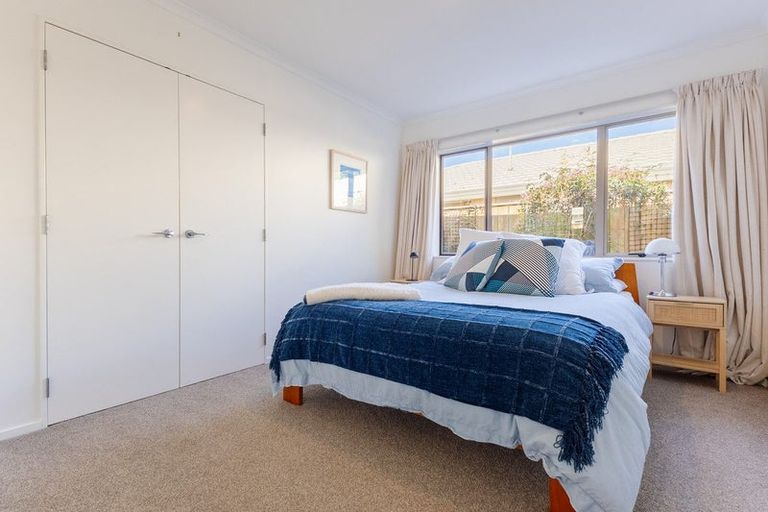 Photo of property in 8 Leanne Way, Waikanae Beach, Waikanae, 5036