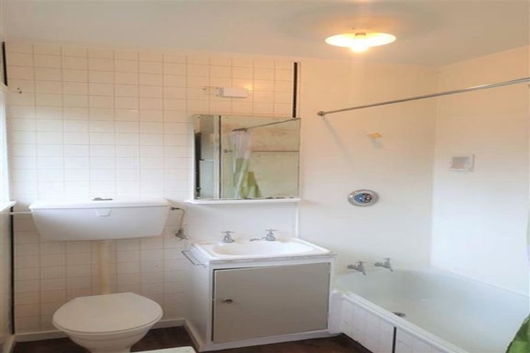 Photo of property in 32 Brentford Place, Manurewa, Auckland, 2102