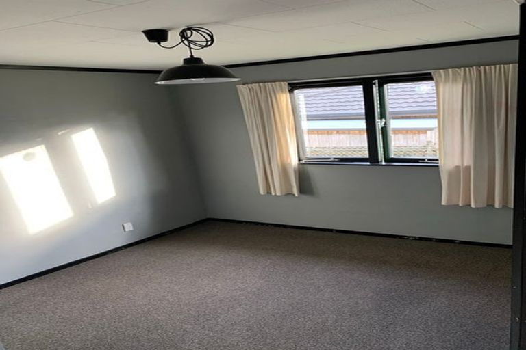 Photo of property in 20 Sherrybrooke Place, Sunnyvale, Auckland, 0612