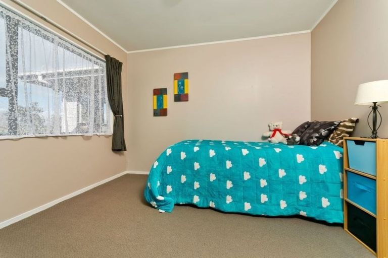Photo of property in 2/59a Target Road, Totara Vale, Auckland, 0629