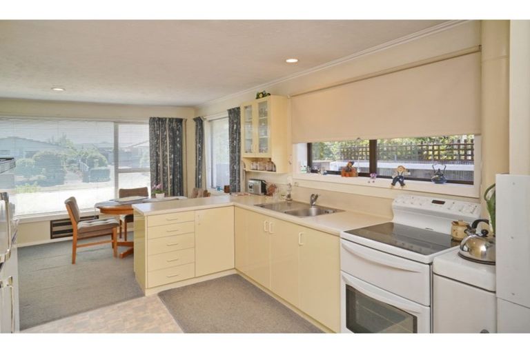 Photo of property in 36 Colesbury Street, Bishopdale, Christchurch, 8053