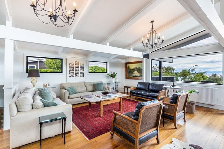 Photo of property in 224 Lake Terrace, Waipahihi, Taupo, 3330