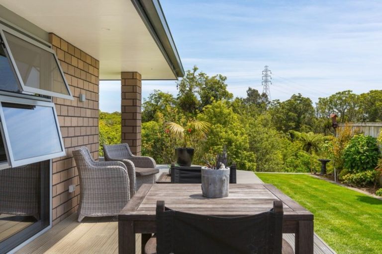 Photo of property in 11 Settlers Close, Whalers Gate, New Plymouth, 4310