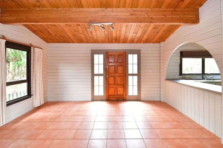 Photo of property in 24a Fairway Avenue, Red Beach, 0932