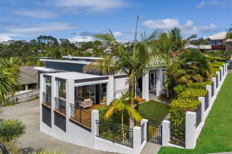 Photo of property in 23 Caversham Drive, Torbay, Auckland, 0630