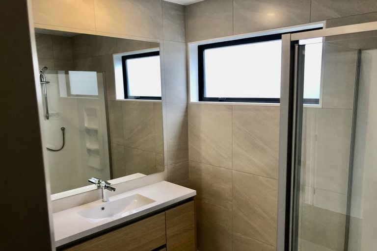 Photo of property in 34 Cambie Avenue, Red Beach, 0932