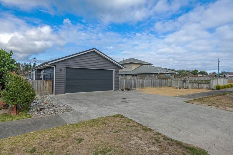 Photo of property in 7 Sandown Avenue, Himatangi Beach, Foxton, 4891