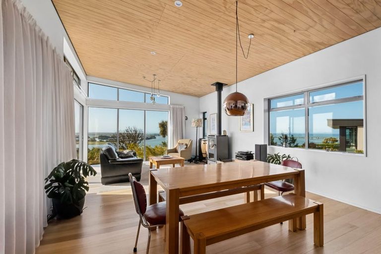 Photo of property in 33 Marama Crescent, Mount Pleasant, Christchurch, 8081