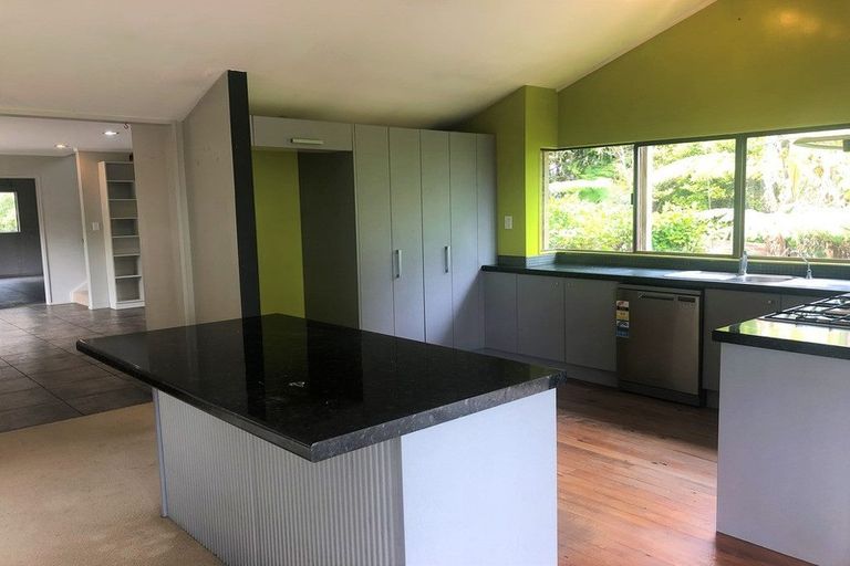 Photo of property in 120 Caton Road, Waitakere, Henderson, 0782