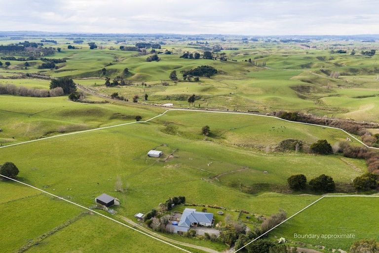 Photo of property in 780 Halcombe Road, Halcombe, 4775
