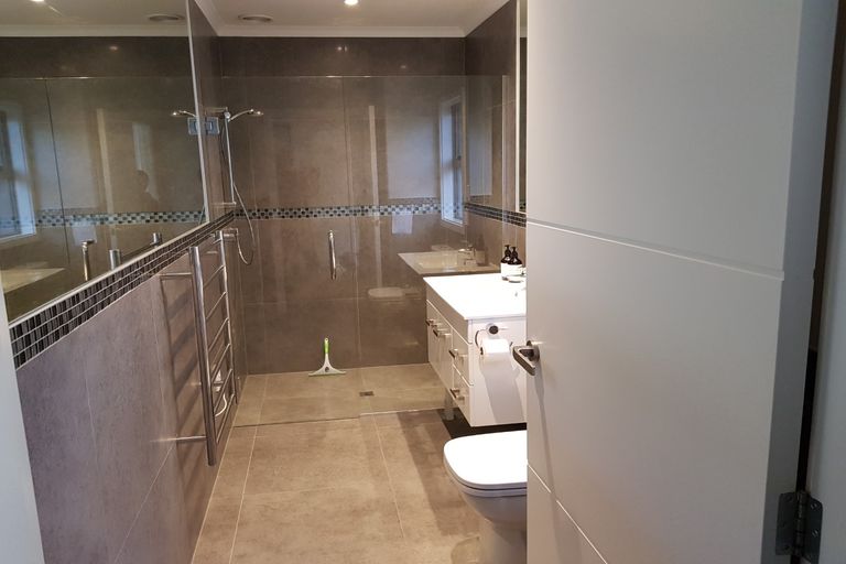 Photo of property in 5 Ake Ake Avenue, Hokowhitu, Palmerston North, 4410