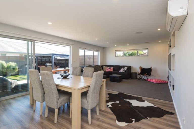 Photo of property in 77 Waratah Street, Avondale, Christchurch, 8061