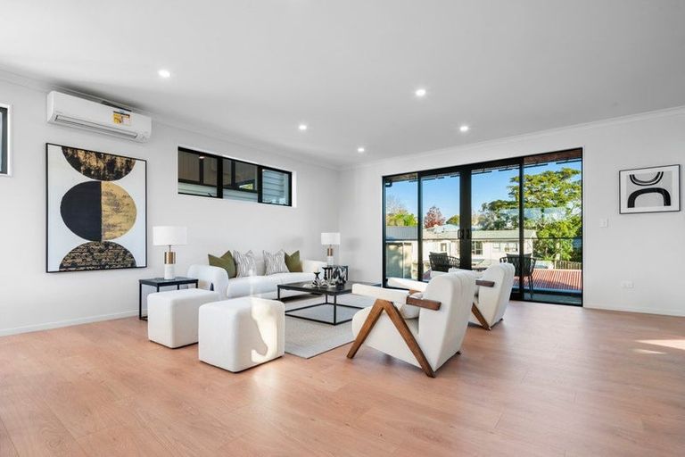 Photo of property in 12c Wylie Avenue, Sunnynook, Auckland, 0620