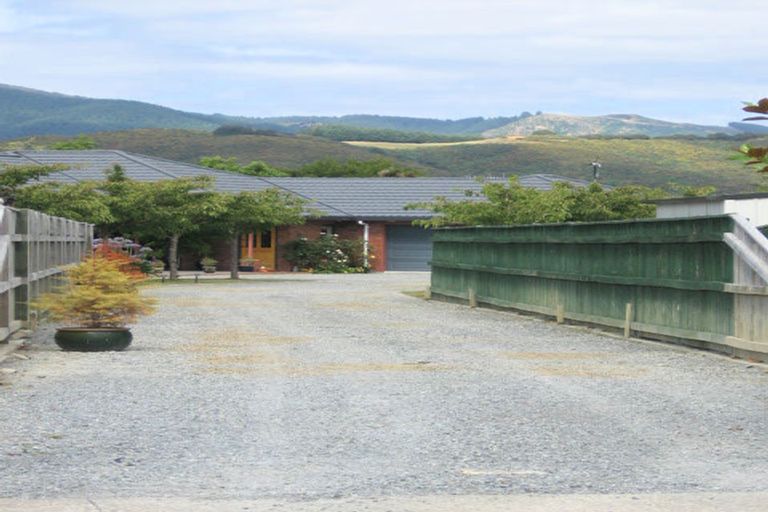 Photo of property in 4 Galveston Grove, Totara Park, Upper Hutt, 5018