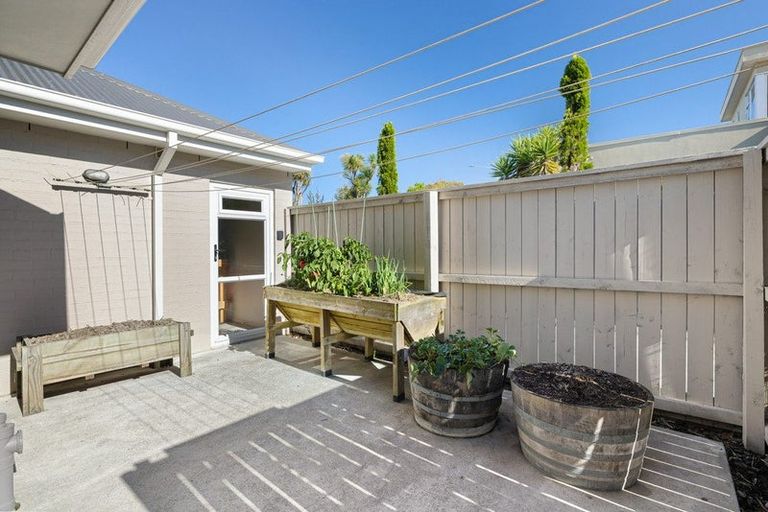 Photo of property in 165 Blighs Road, Strowan, Christchurch, 8052