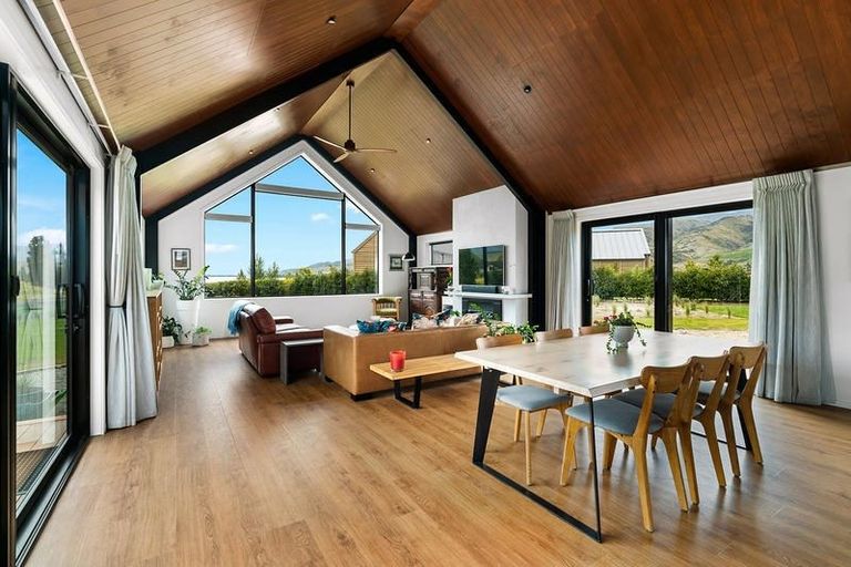 Photo of property in 1 Stout Terrace, Cromwell, 9310