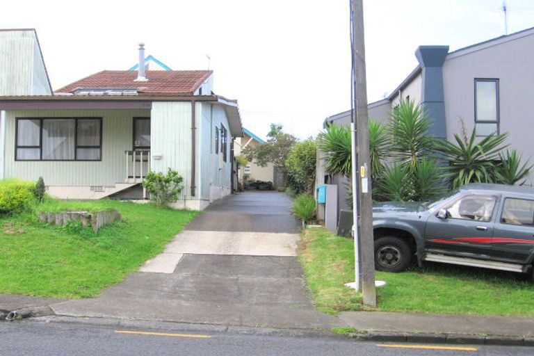 Photo of property in 2/92 Clovelly Road, Bucklands Beach, Auckland, 2012