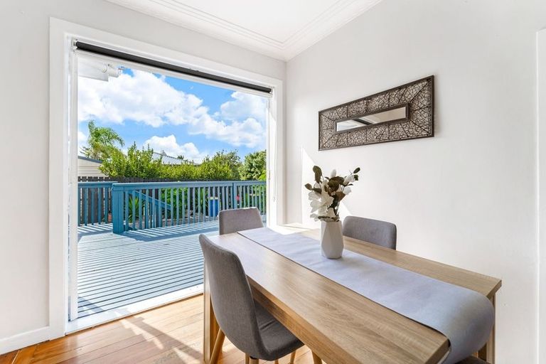 Photo of property in 23a Riserra Drive, Ranui, Auckland, 0612