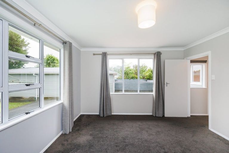 Photo of property in 4 Eton Place, Terrace End, Palmerston North, 4410