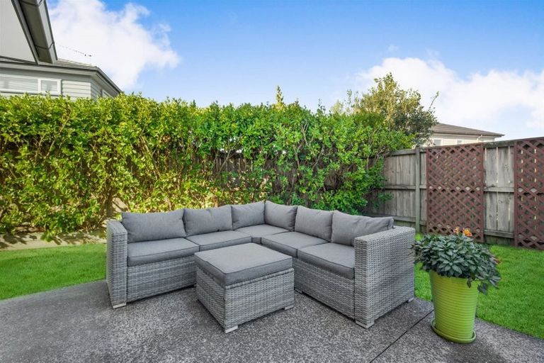 Photo of property in 24 Pickaberry Avenue, Karaka, Papakura, 2113