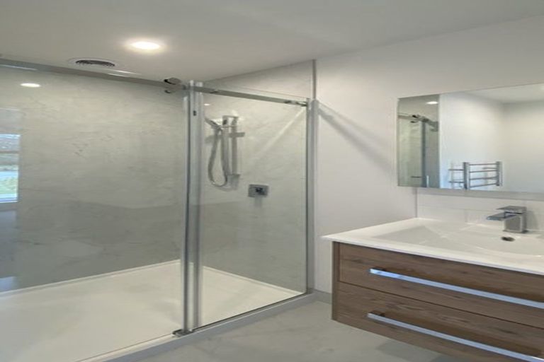 Photo of property in 6 Tuputupu Drive, Kumeu, 0810