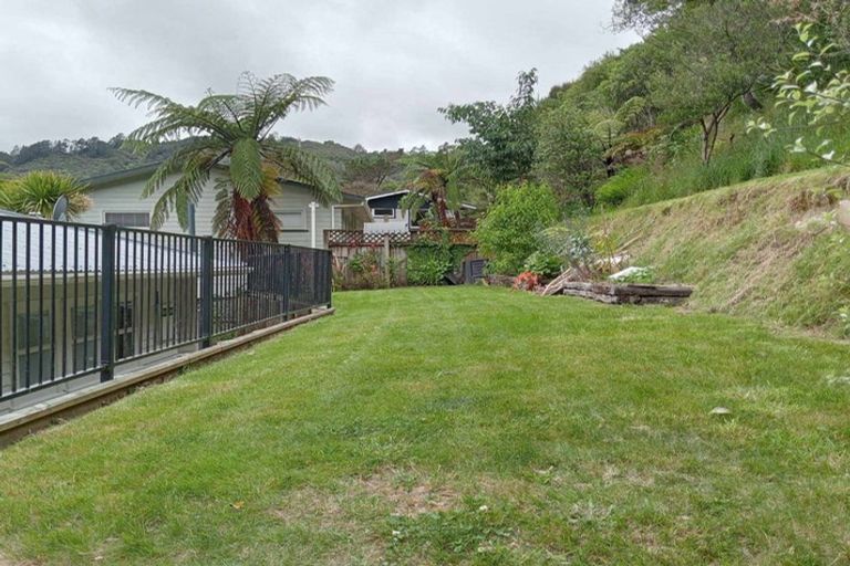 Photo of property in 52 Ngahere Street, Stokes Valley, Lower Hutt, 5019